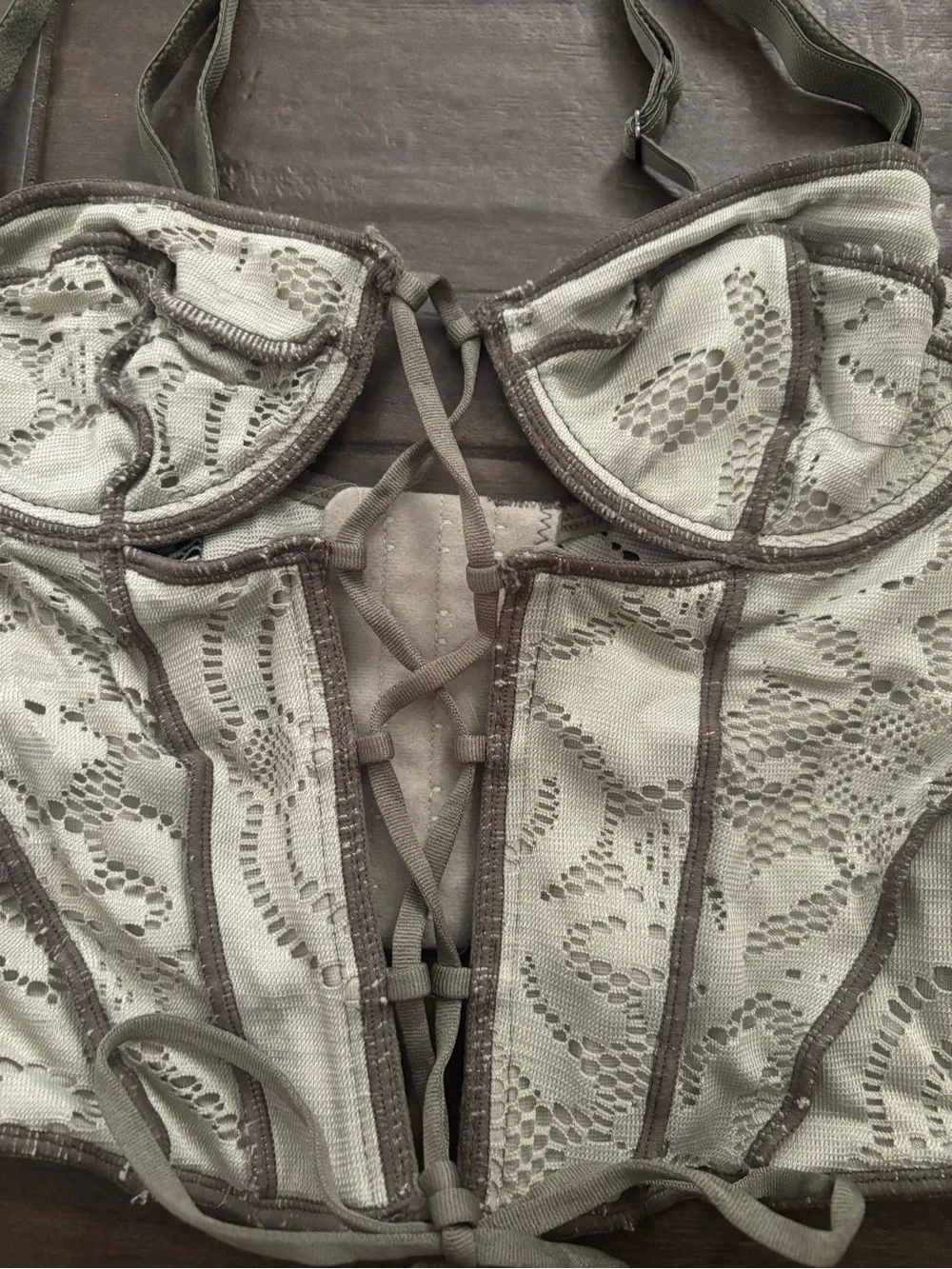 Urban Outfitters Lace Bustier Crop Top in Light Beige with Taupe Trim - Picture 3 of 3